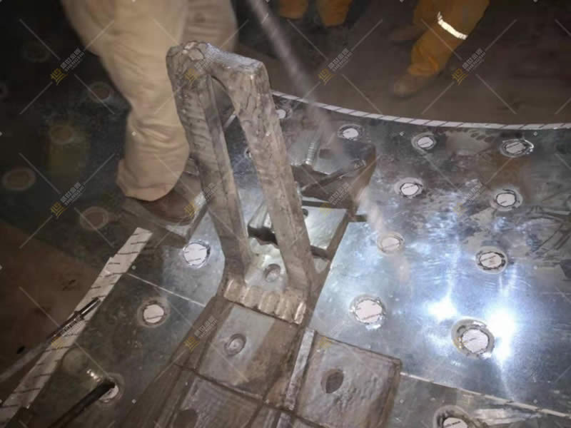 水泥廠納米隔熱氈施工現(xiàn)場(chǎng)